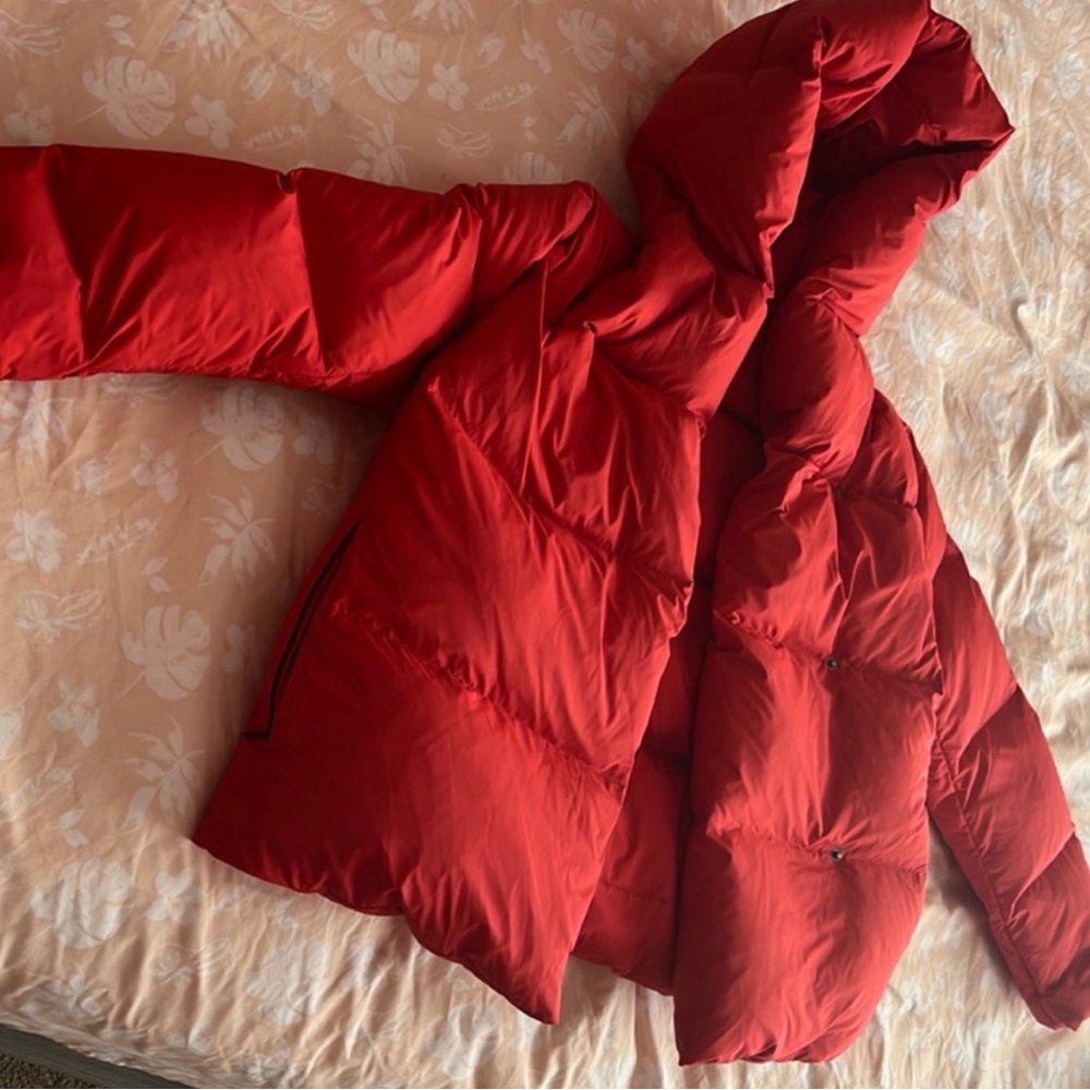 Babaton Duvet Puffer (short) Small